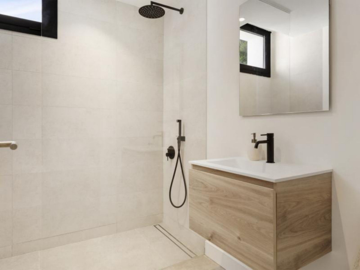 5 Bed Townhouse for sale in Marbesa Costa Del Sol, Málaga, Spain