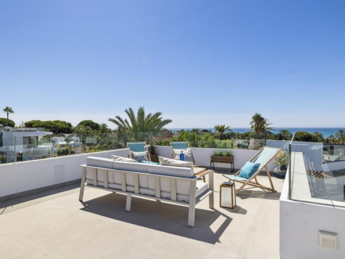 5 Bed Townhouse for sale in Marbesa Costa Del Sol, Málaga, Spain