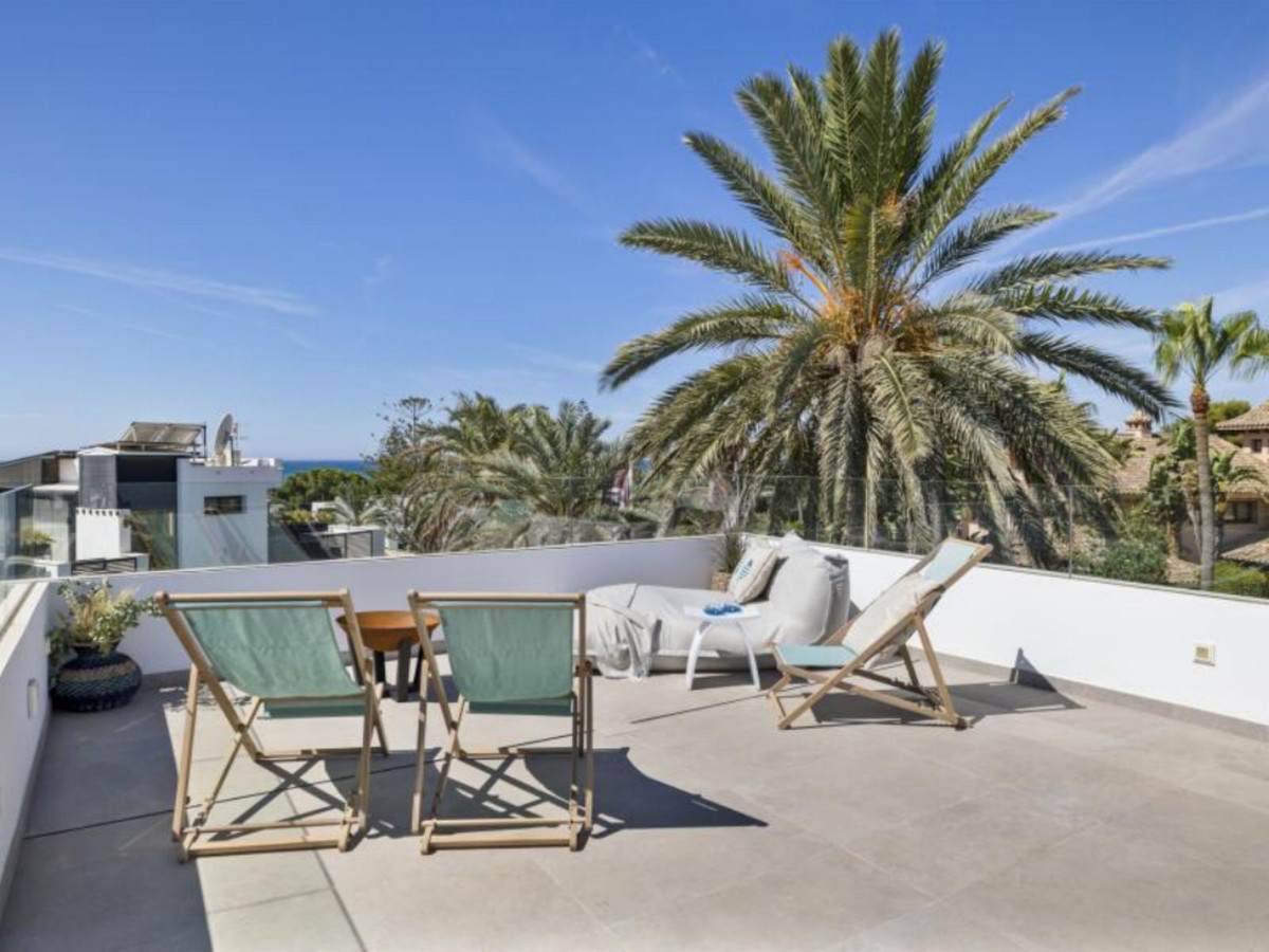 5 Bed Townhouse for sale in Marbesa Costa Del Sol, Málaga, Spain