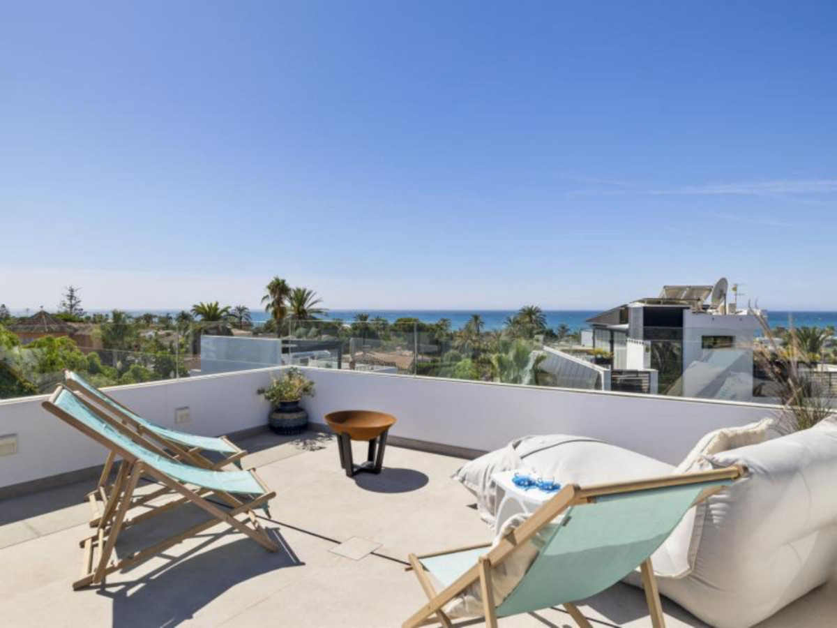 5 Bed Townhouse for sale in Marbesa Costa Del Sol, Málaga, Spain