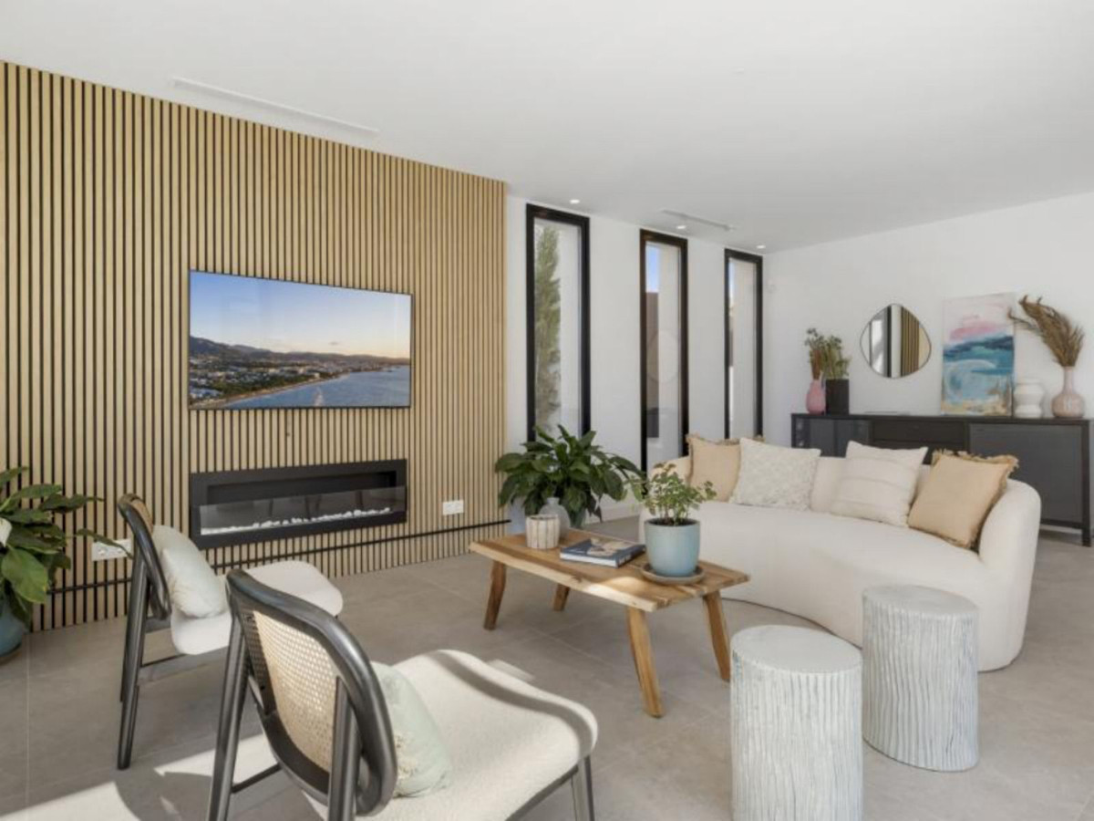 5 Bed Townhouse for sale in Marbesa Costa Del Sol, Málaga, Spain