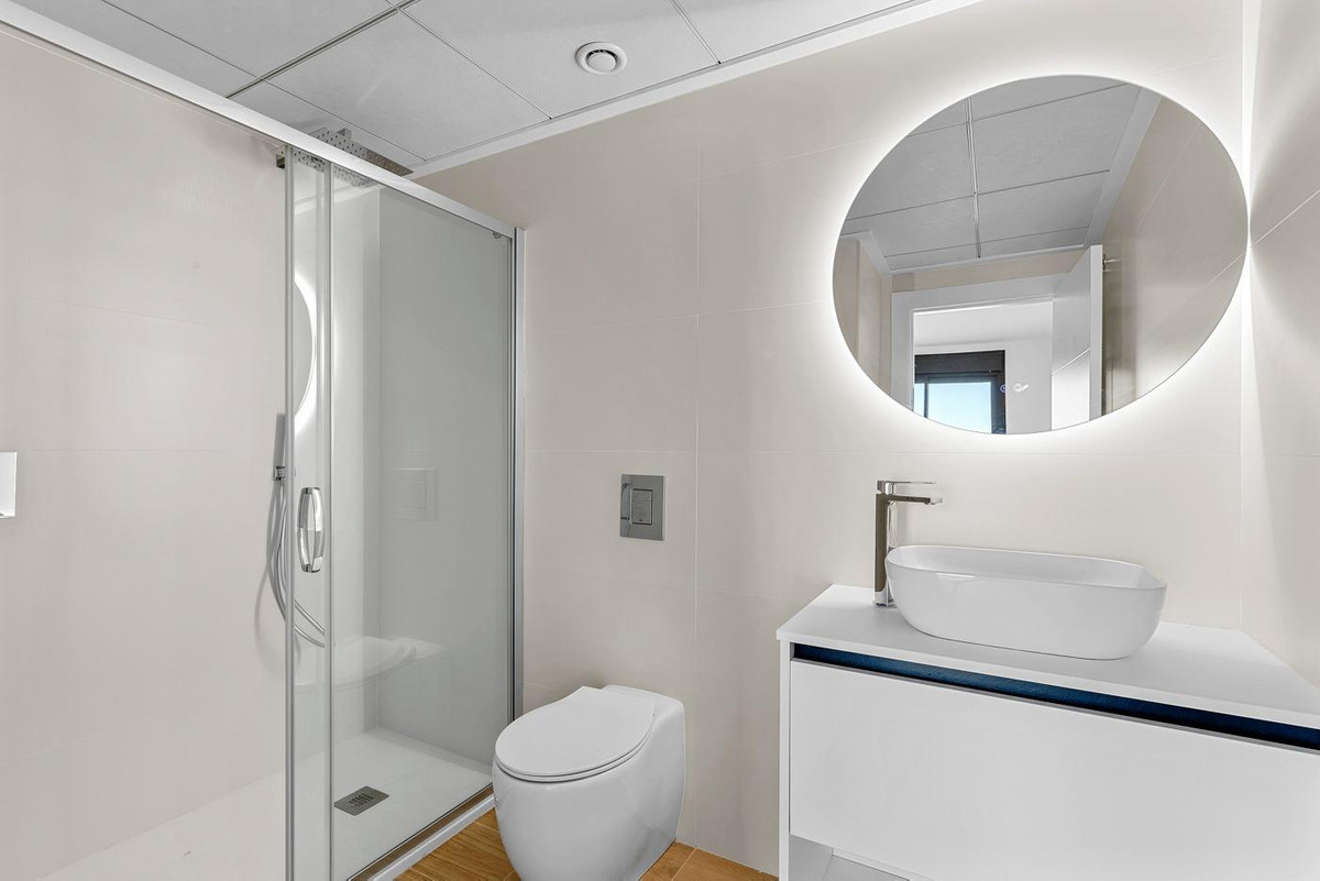 Se vende Apartamento Planta Media de 2 dormitorios en Costa Blanca, Alicante, España