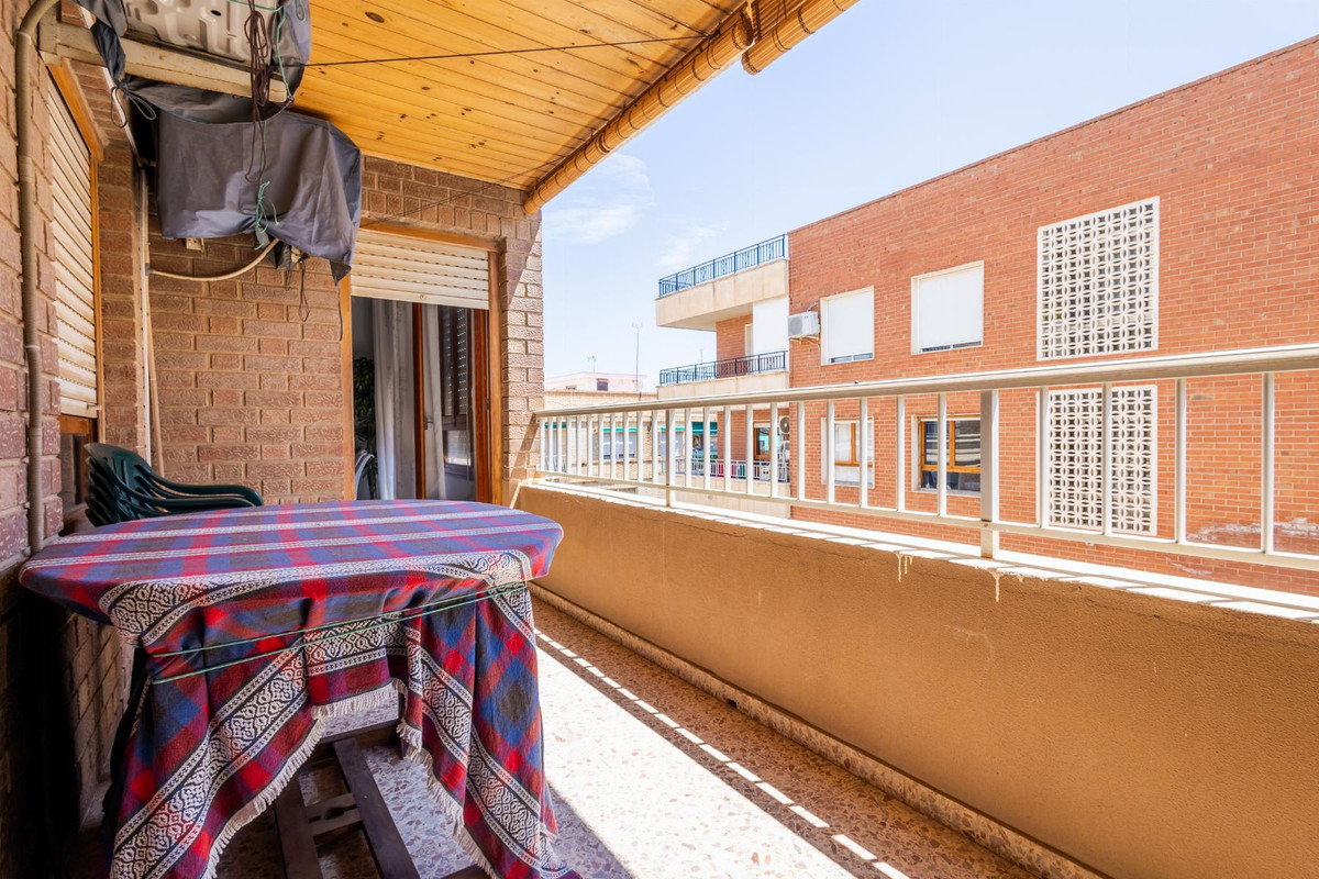 Se vende Apartamento Planta Media de 3 dormitorios en Costa Blanca, Alicante, España