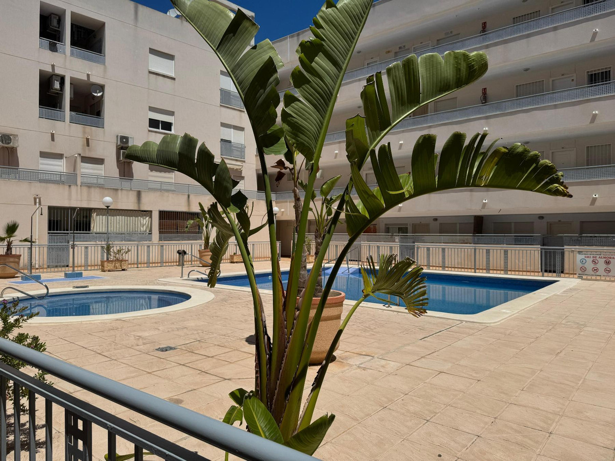 Se vende Apartamento Planta Media de 2 dormitorios en Costa Blanca, Alicante, España