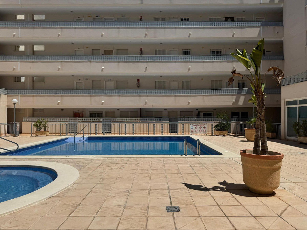 Se vende Apartamento Planta Media de 2 dormitorios en Costa Blanca, Alicante, España