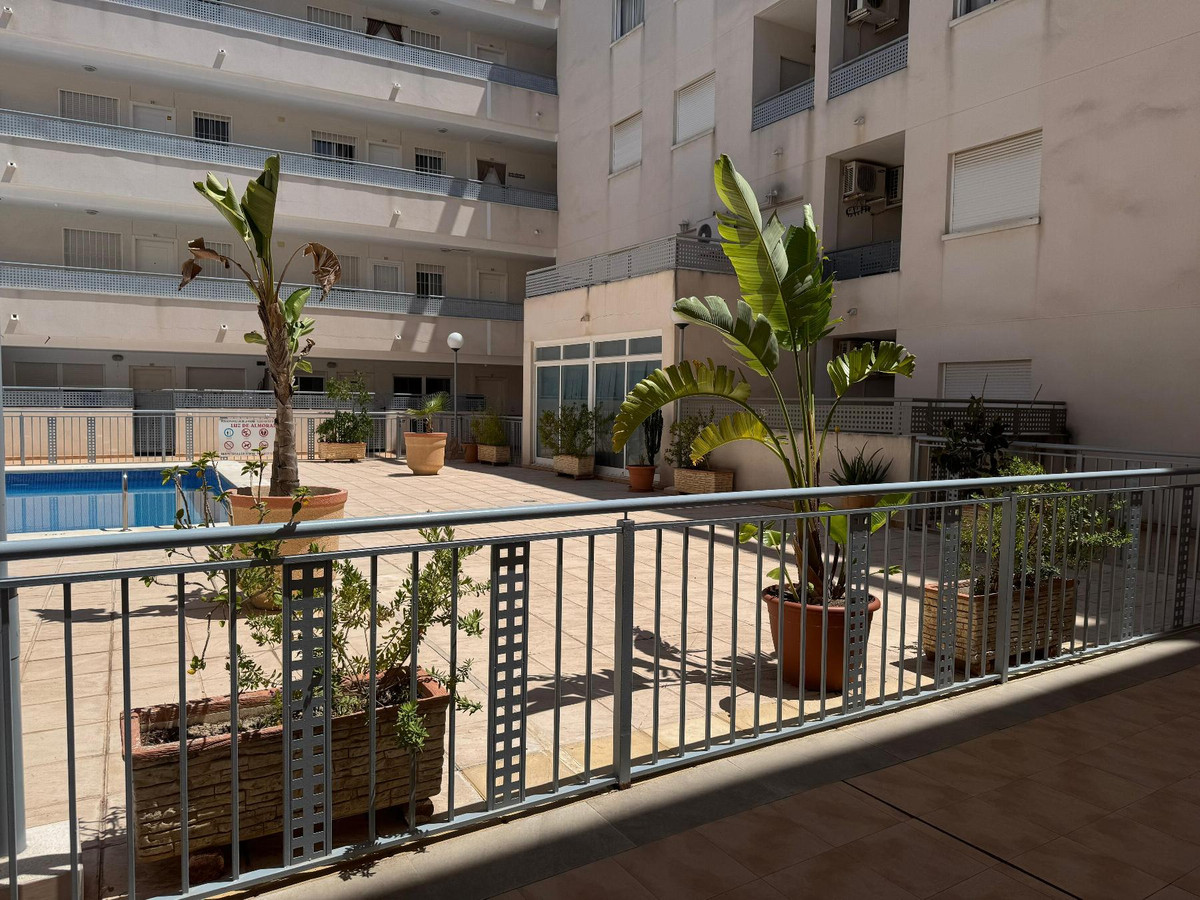 Se vende Apartamento Planta Media de 2 dormitorios en Costa Blanca, Alicante, España