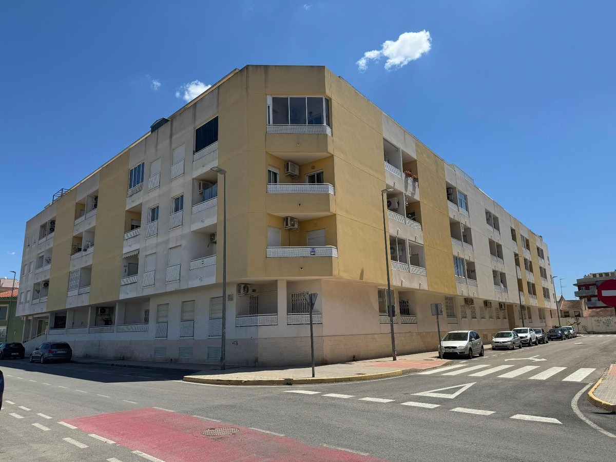 Se vende Apartamento Planta Media de 2 dormitorios en Costa Blanca, Alicante, España