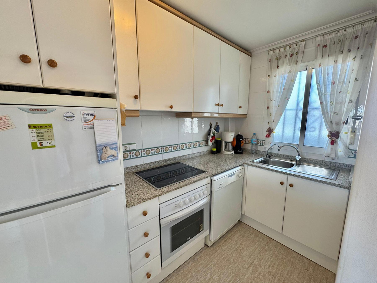 Se vende Apartamento Planta Media de 2 dormitorios en Costa Blanca, Alicante, España