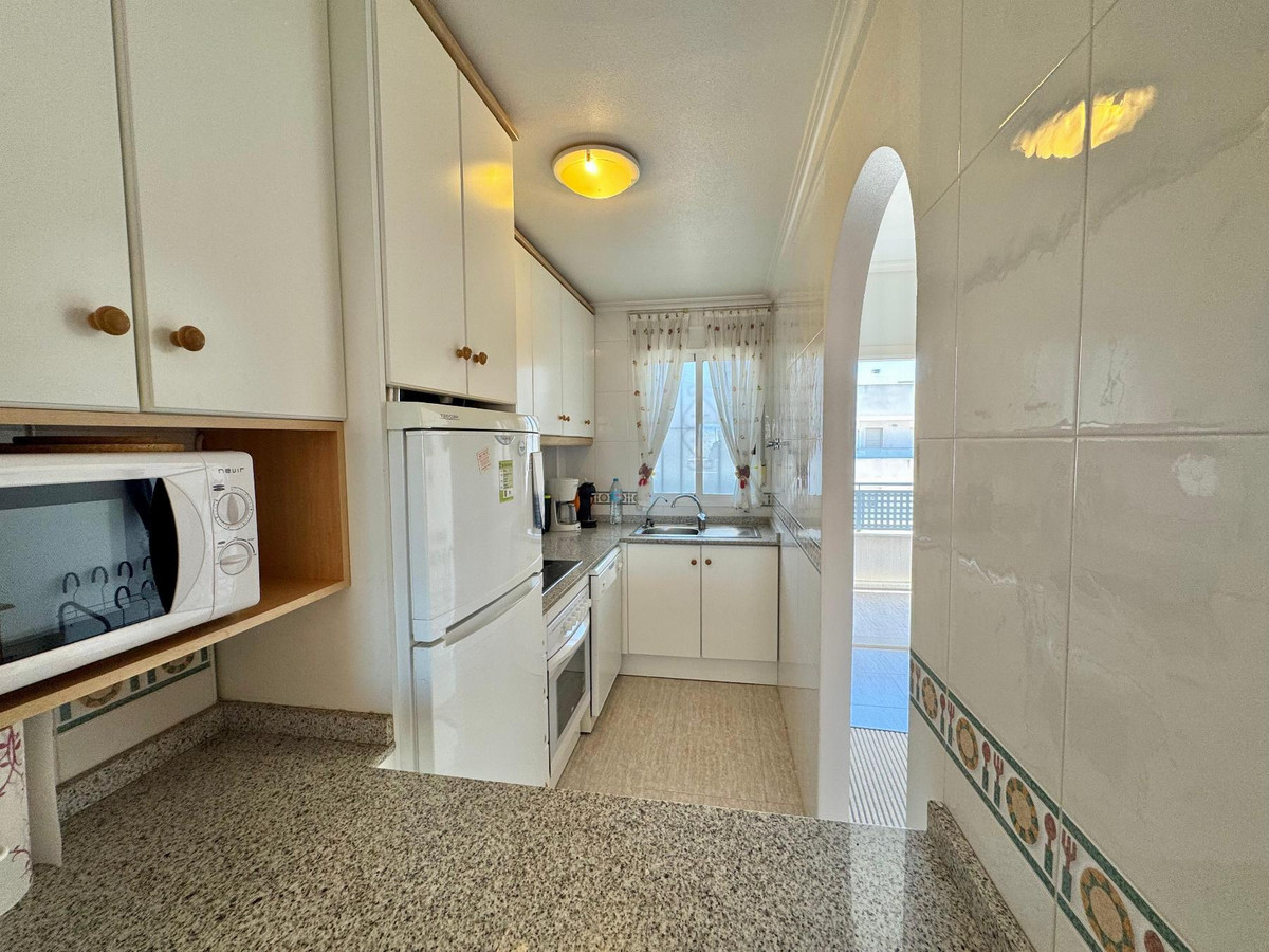 Se vende Apartamento Planta Media de 2 dormitorios en Costa Blanca, Alicante, España