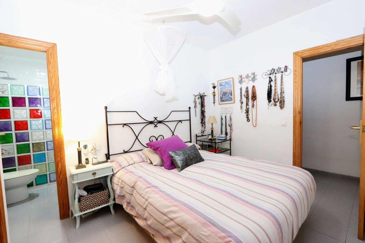 Se vende Apartamento Planta Media de 3 dormitorios en Costa Blanca, Alicante, España