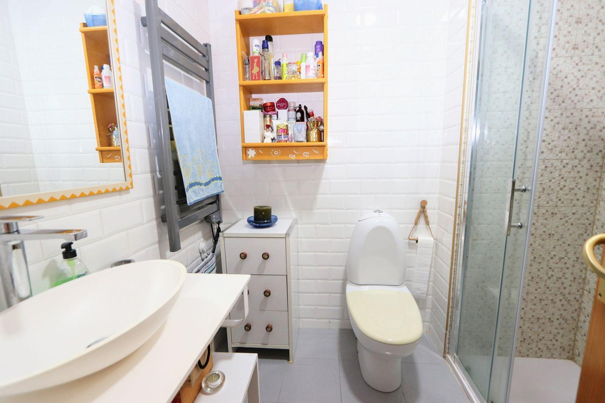 Se vende Apartamento Planta Media de 3 dormitorios en Costa Blanca, Alicante, España