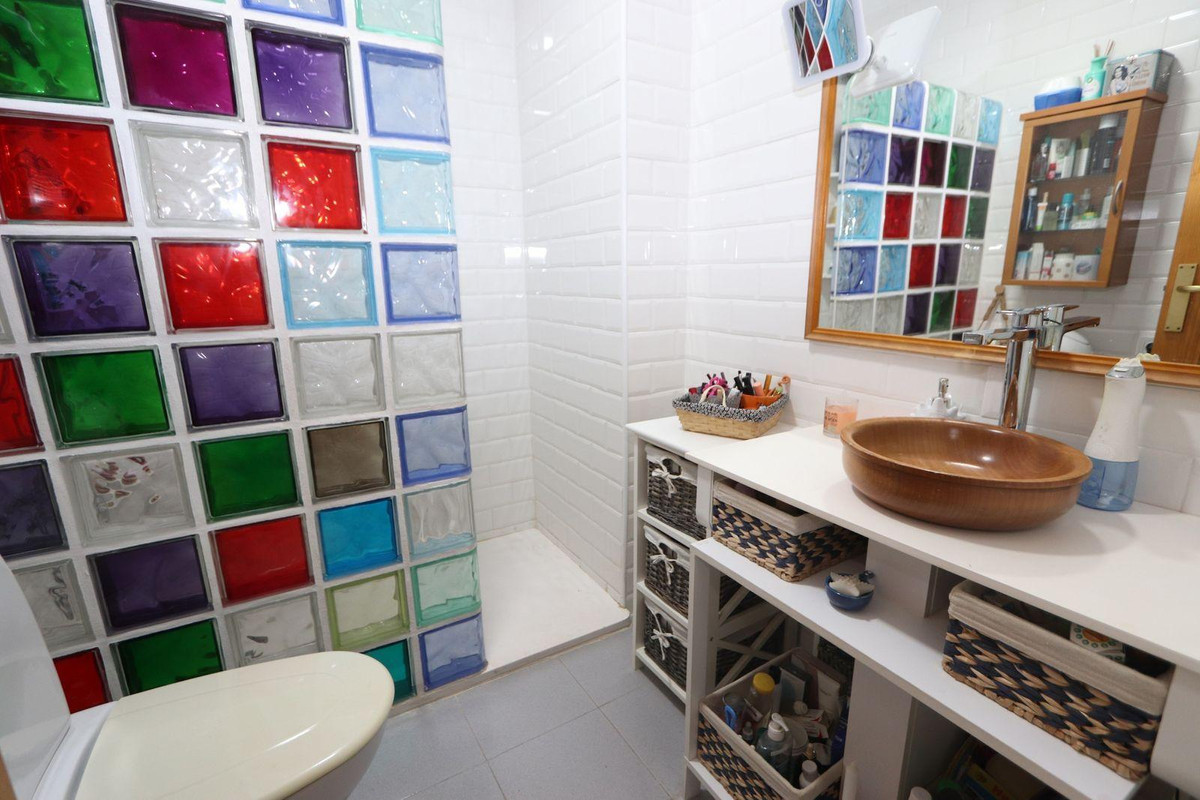 Se vende Apartamento Planta Media de 3 dormitorios en Costa Blanca, Alicante, España