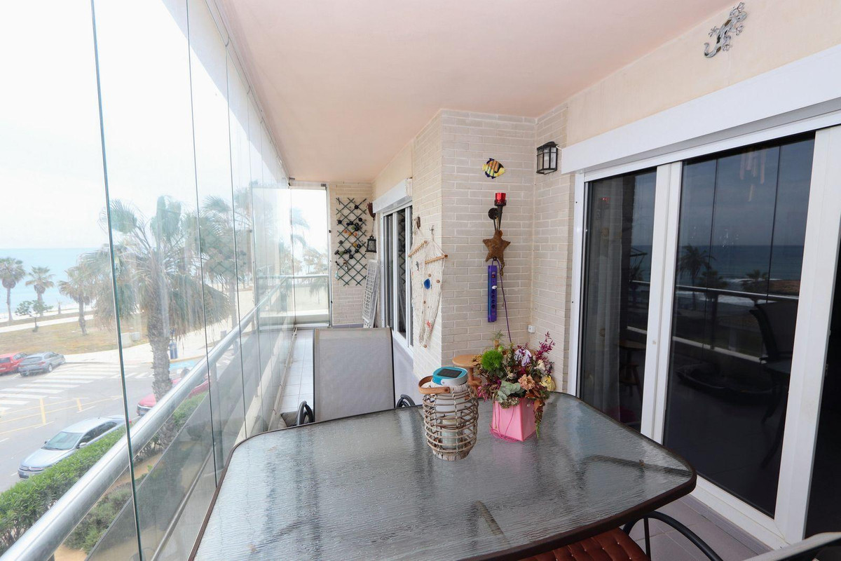 Se vende Apartamento Planta Media de 3 dormitorios en Costa Blanca, Alicante, España
