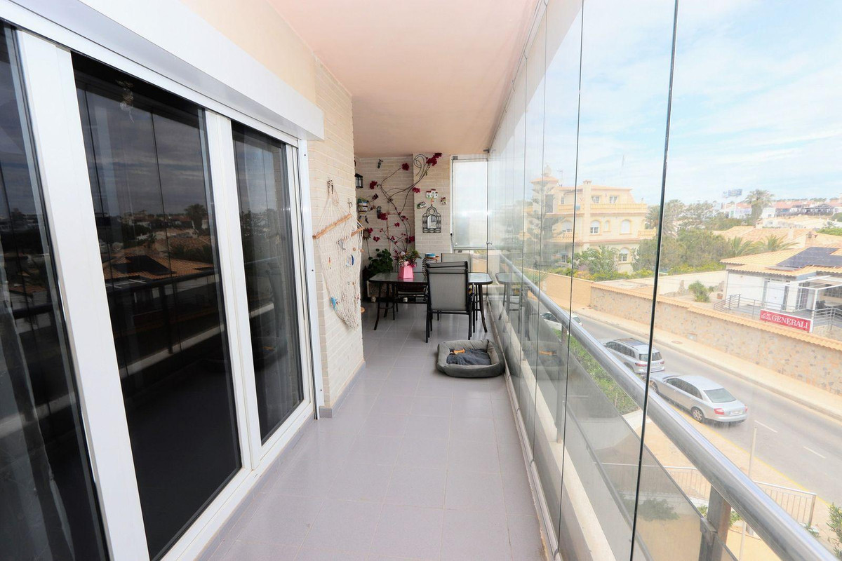 Se vende Apartamento Planta Media de 3 dormitorios en Costa Blanca, Alicante, España