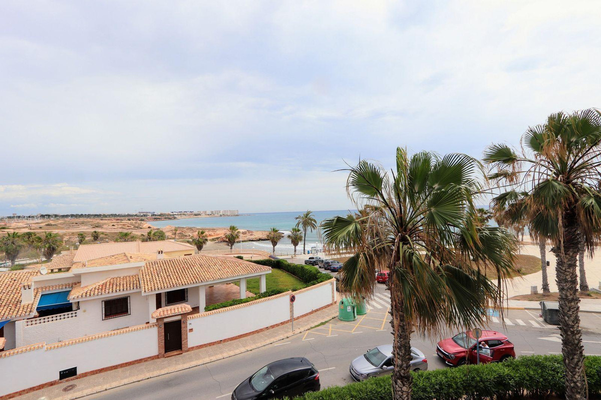Se vende Apartamento Planta Media de 3 dormitorios en Costa Blanca, Alicante, España