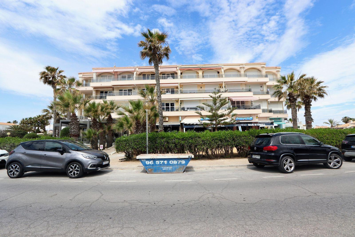 Se vende Apartamento Planta Media de 3 dormitorios en Costa Blanca, Alicante, España