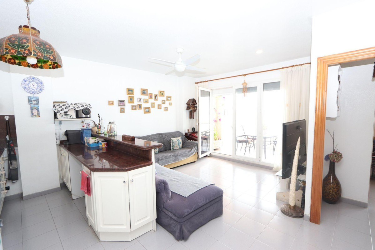 Se vende Apartamento Planta Media de 3 dormitorios en Costa Blanca, Alicante, España
