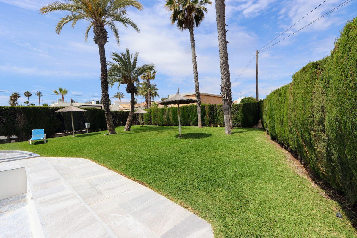 Se vende Apartamento Planta Media de 3 dormitorios en Costa Blanca, Alicante, España