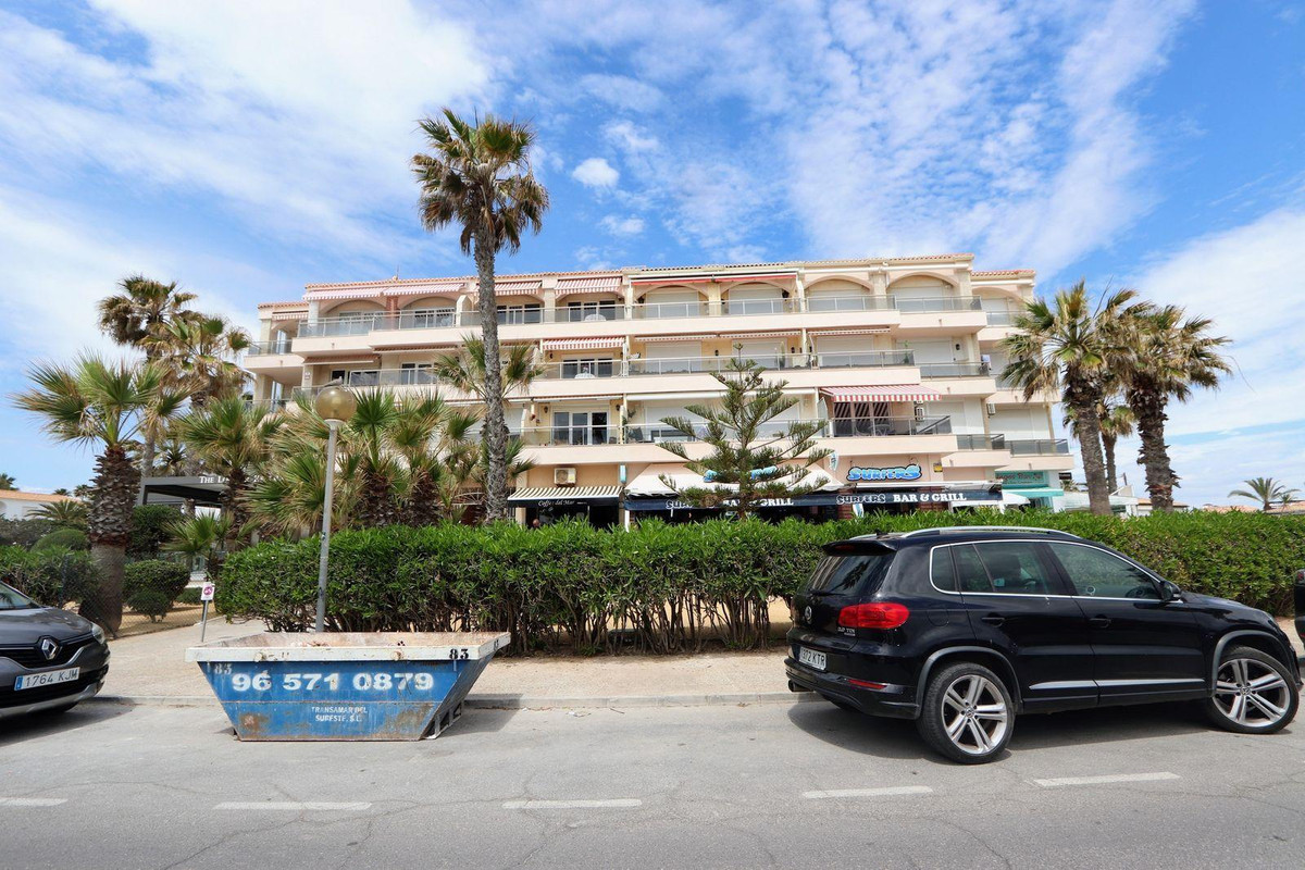 Se vende Apartamento Planta Media de 3 dormitorios en Costa Blanca, Alicante, España
