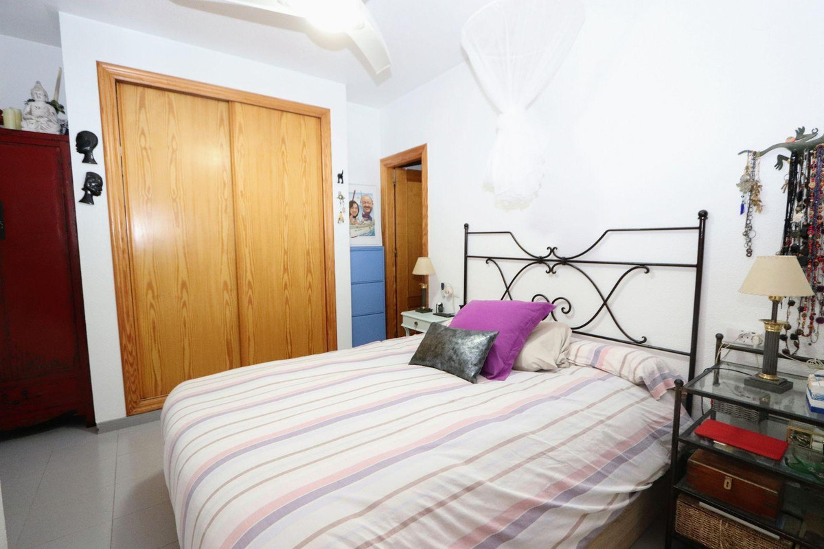 Se vende Apartamento Planta Media de 3 dormitorios en Costa Blanca, Alicante, España