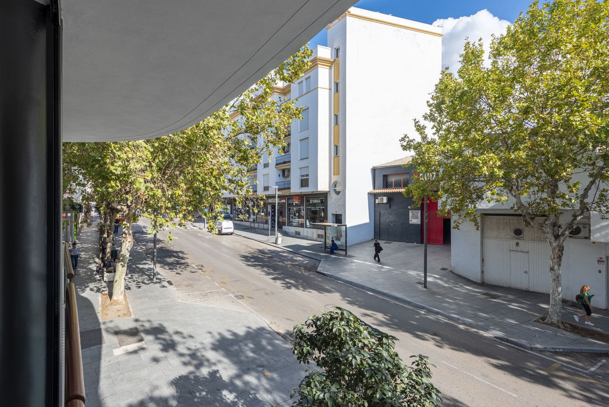 3 Bed Apartment for sale in Estepona Costa Del Sol, Málaga, Spain