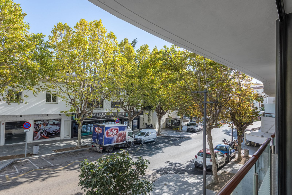 3 Bed Apartment for sale in Estepona Costa Del Sol, Málaga, Spain