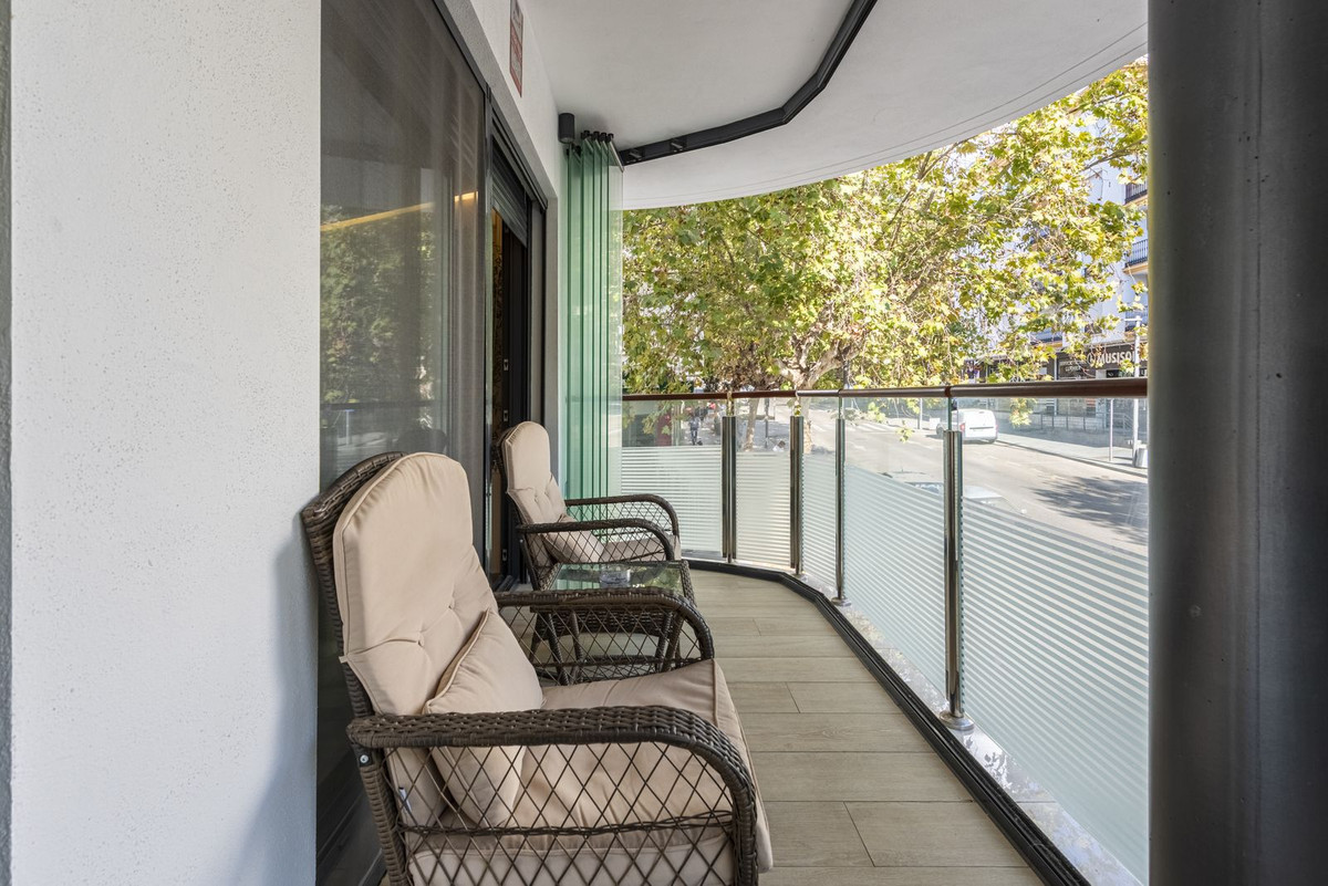 3 Bed Apartment for sale in Estepona Costa Del Sol, Málaga, Spain
