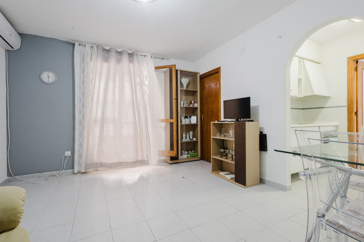 Se vende Apartamento Planta Media de 2 dormitorios en Costa Blanca, Alicante, España