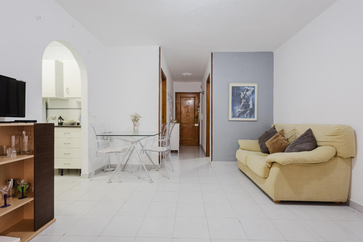 Se vende Apartamento Planta Media de 2 dormitorios en Costa Blanca, Alicante, España