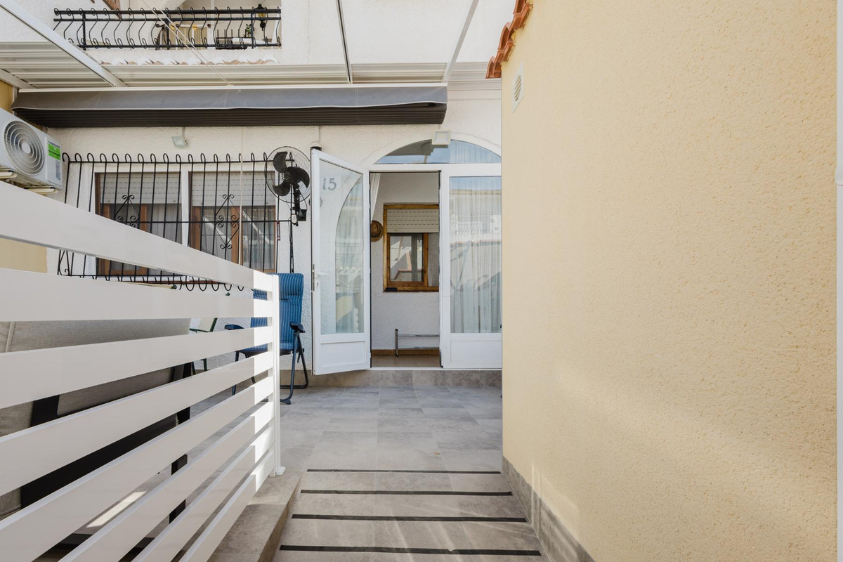 Se vende Bungalow de 3 dormitorios en Costa Blanca, Alicante, España