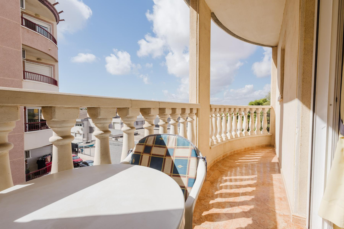 3 Bed Apartment for sale in Parque De Las Naciones Costa Blanca, Alicante, Spain