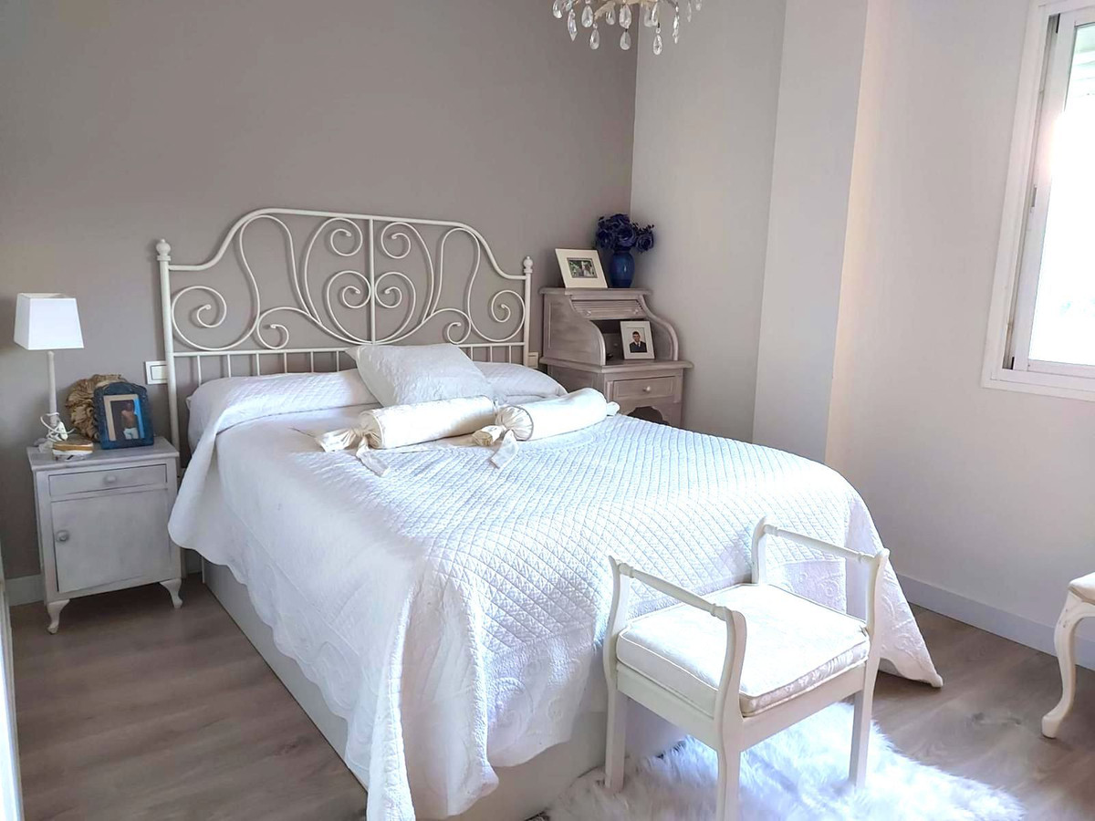 3 Bed Apartment for sale in San Pedro De Alcántara Costa Del Sol, Málaga, Spain