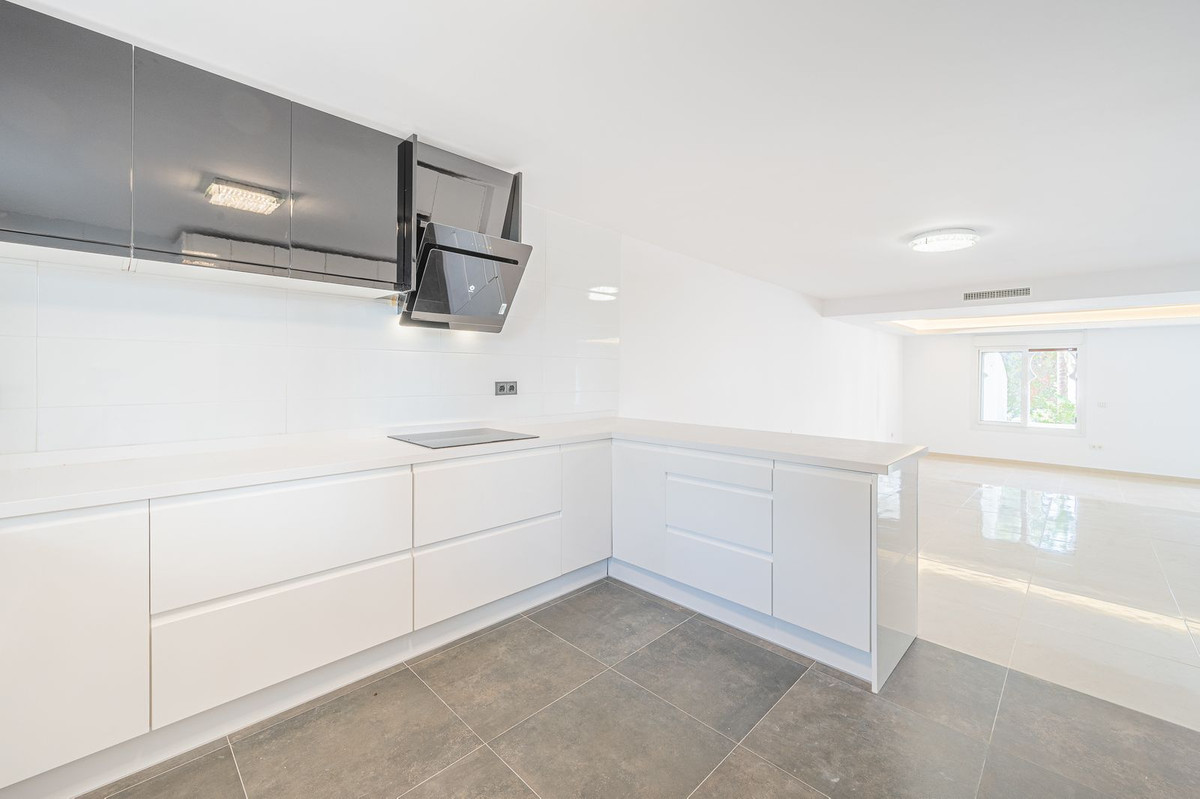 3 Bed Townhouse for sale in Nueva Andalucía Costa Del Sol, Málaga, Spain