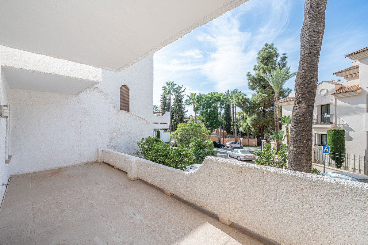 3 Bed Townhouse for sale in Nueva Andalucía Costa Del Sol, Málaga, Spain