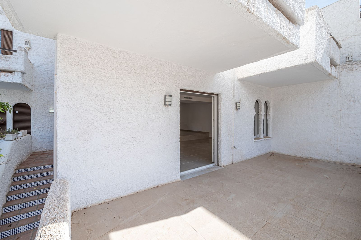 3 Bed Townhouse for sale in Nueva Andalucía Costa Del Sol, Málaga, Spain