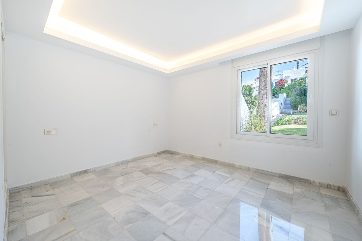 3 Bed Townhouse for sale in Nueva Andalucía Costa Del Sol, Málaga, Spain