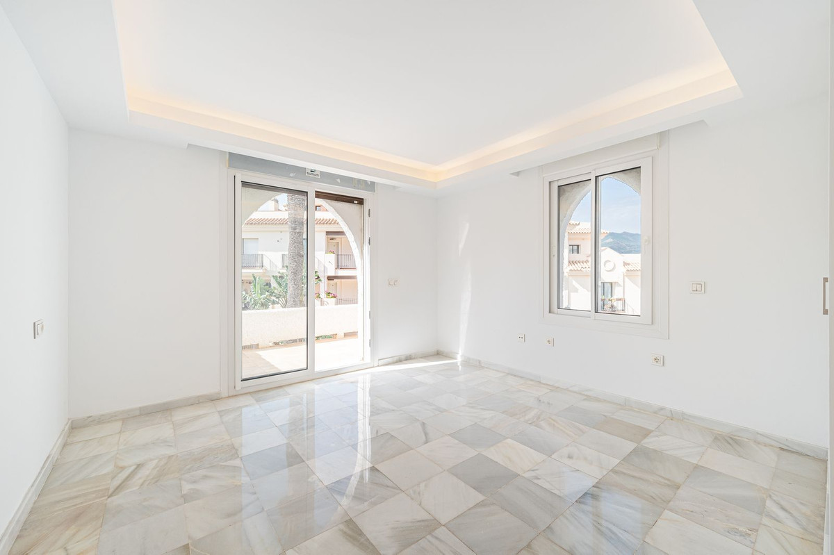 3 Bed Townhouse for sale in Nueva Andalucía Costa Del Sol, Málaga, Spain