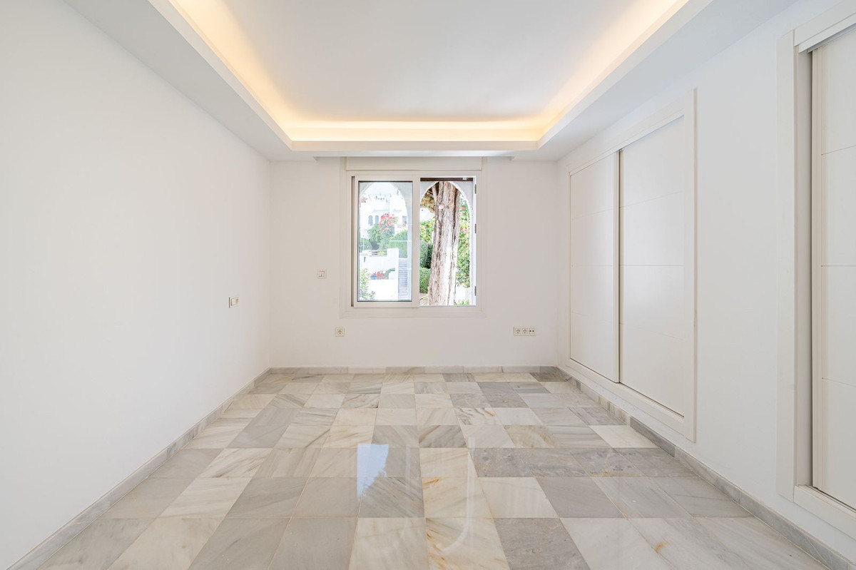 3 Bed Townhouse for sale in Nueva Andalucía Costa Del Sol, Málaga, Spain