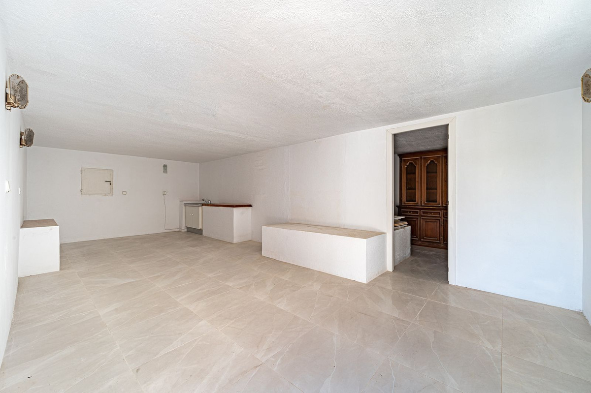 3 Bed Townhouse for sale in Nueva Andalucía Costa Del Sol, Málaga, Spain