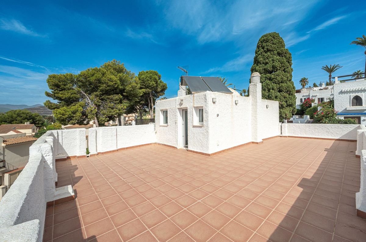 3 Bed Townhouse for sale in Nueva Andalucía Costa Del Sol, Málaga, Spain