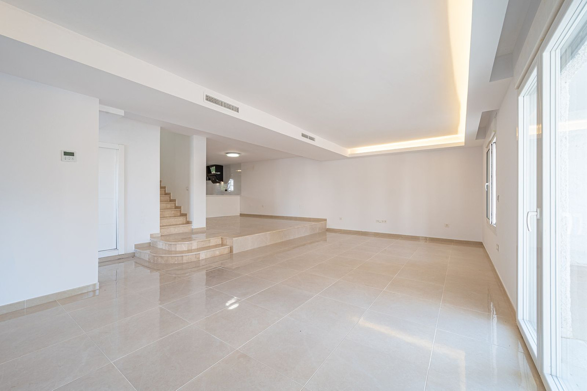 3 Bed Townhouse for sale in Nueva Andalucía Costa Del Sol, Málaga, Spain