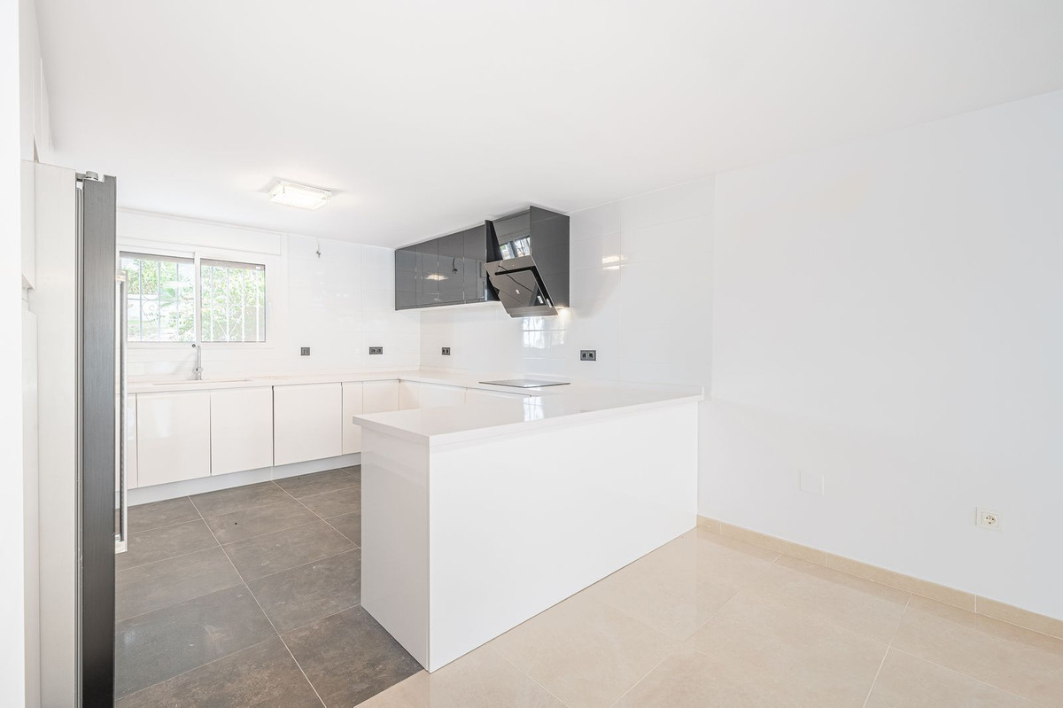 3 Bed Townhouse for sale in Nueva Andalucía Costa Del Sol, Málaga, Spain