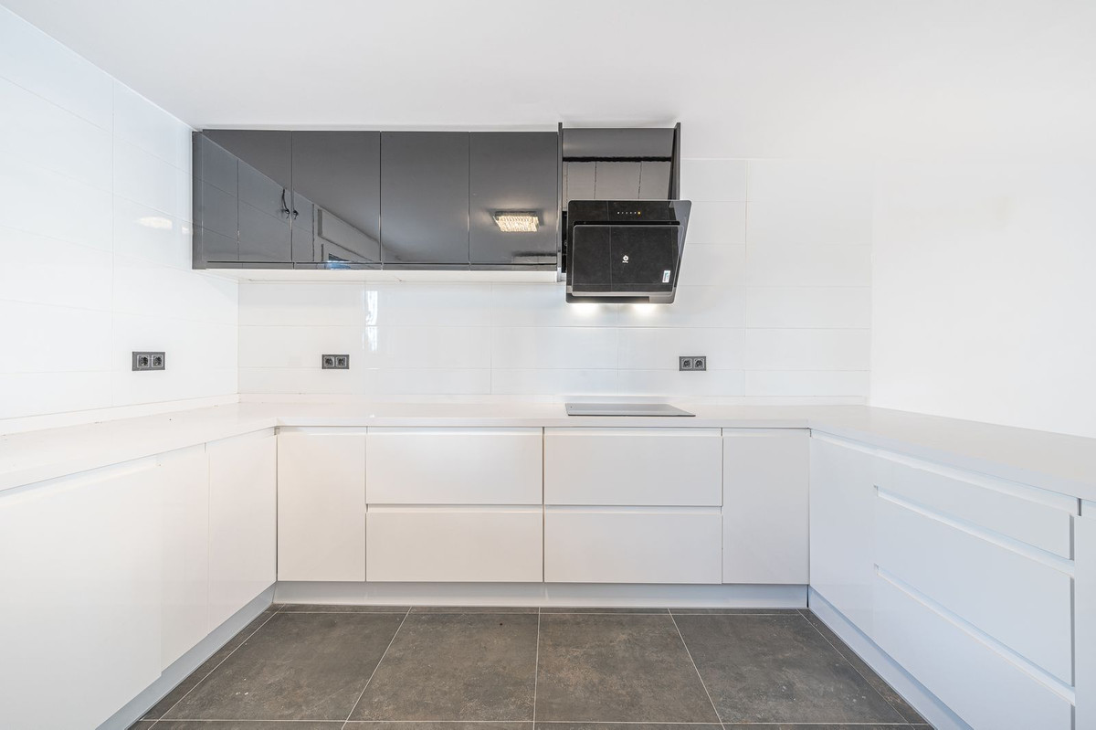 3 Bed Townhouse for sale in Nueva Andalucía Costa Del Sol, Málaga, Spain