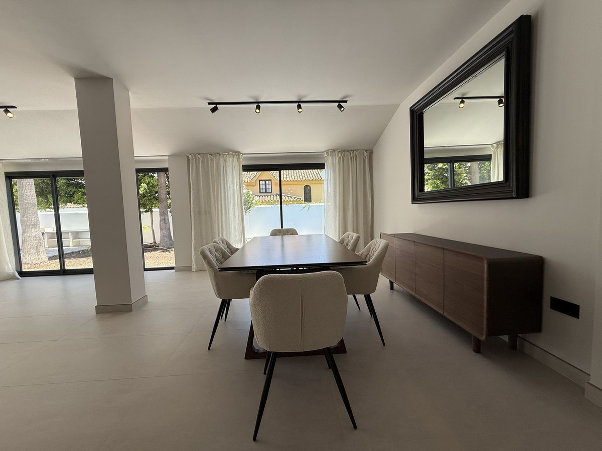 5 Bed Townhouse for sale in Marbella Costa Del Sol, Málaga, Spain