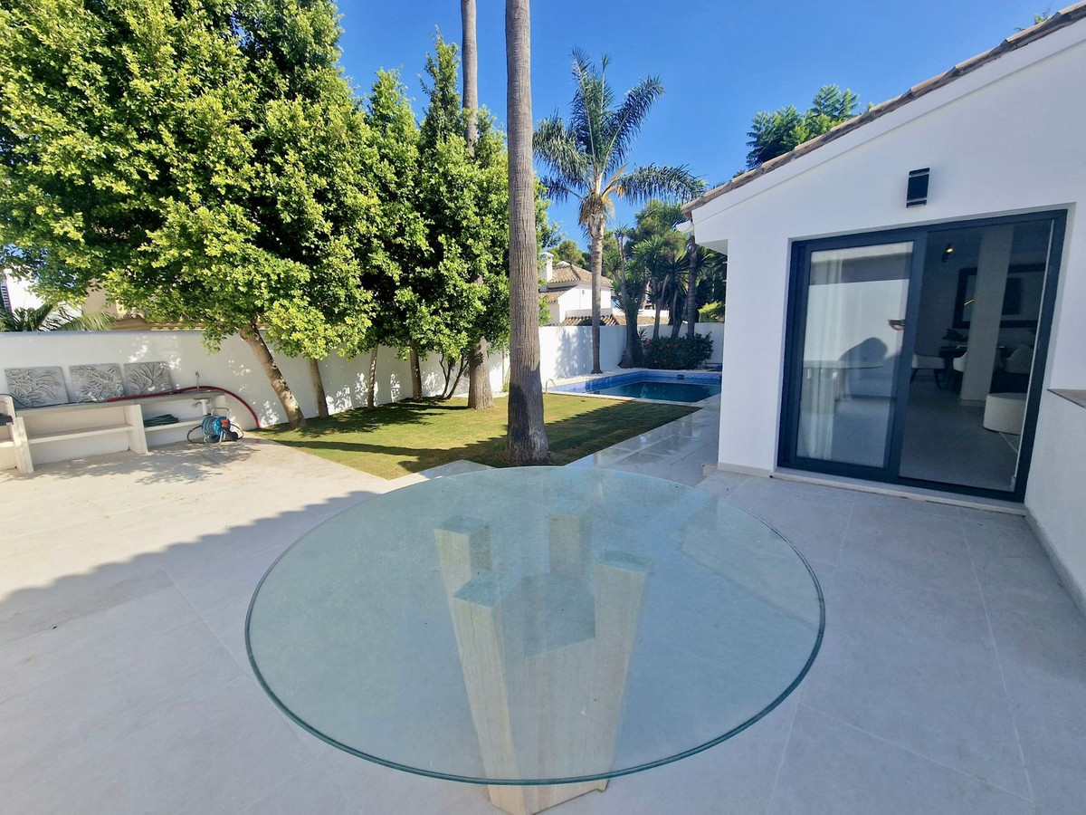 5 Bed Townhouse for sale in Marbella Costa Del Sol, Málaga, Spain