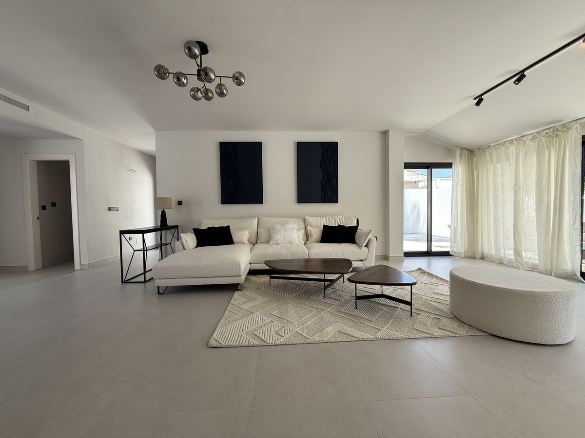5 Bed Townhouse for sale in Marbella Costa Del Sol, Málaga, Spain