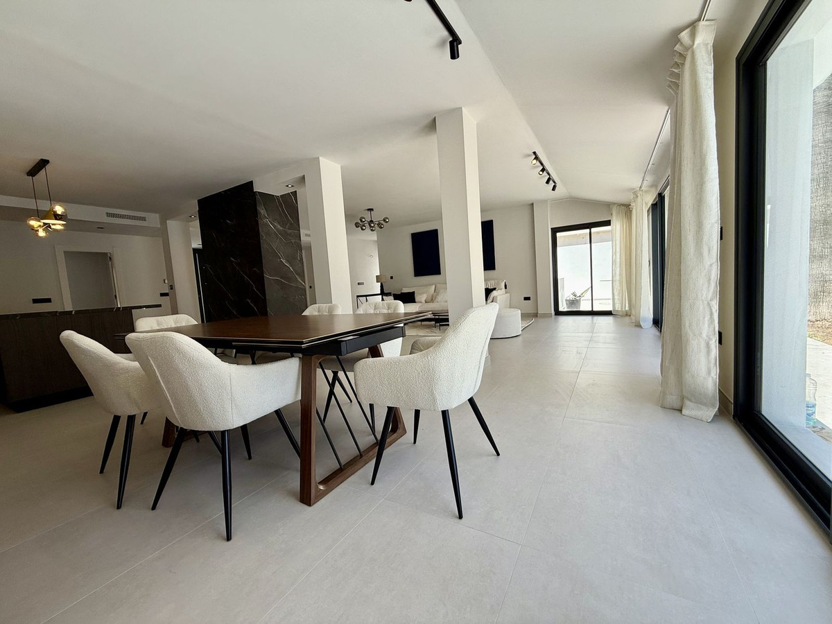 5 Bed Townhouse for sale in Marbella Costa Del Sol, Málaga, Spain
