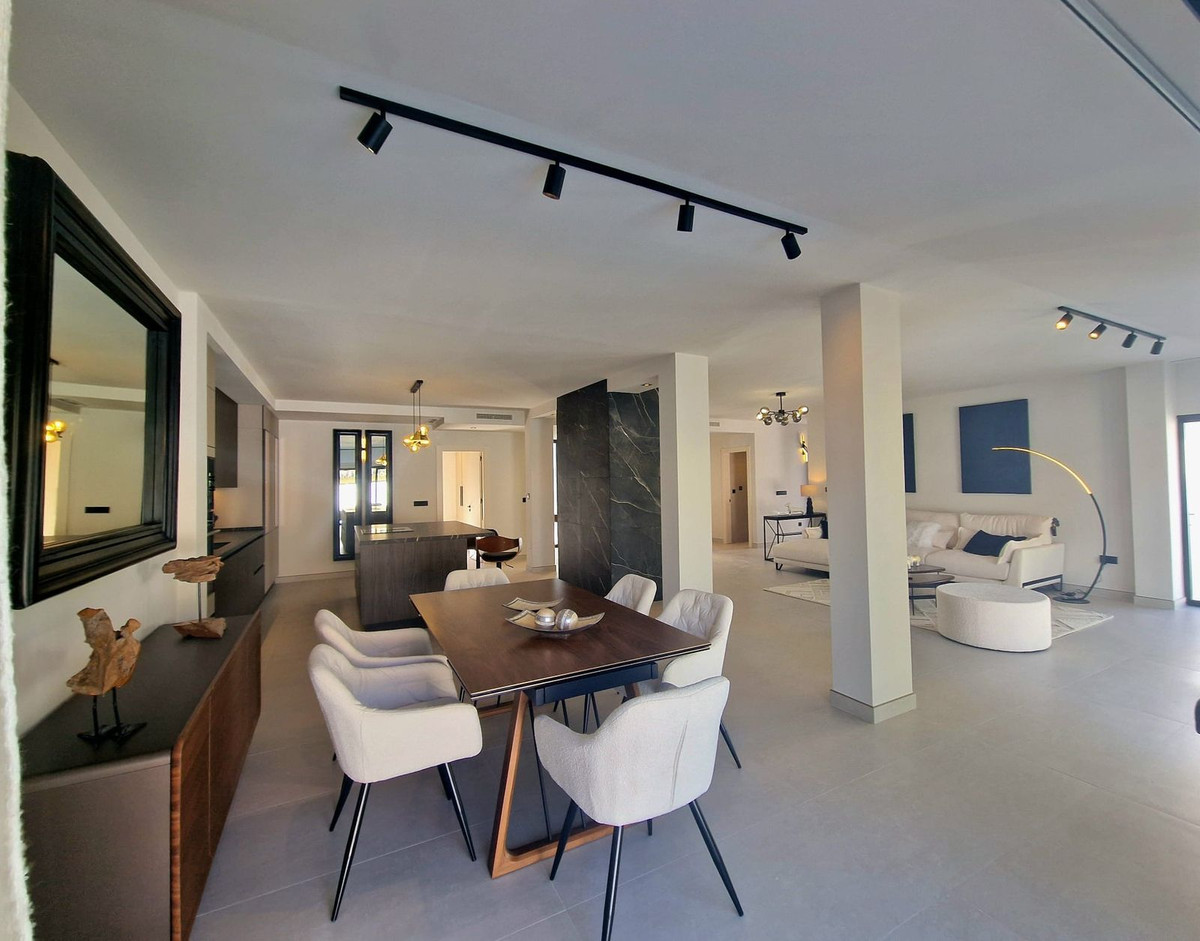 5 Bed Townhouse for sale in Marbella Costa Del Sol, Málaga, Spain