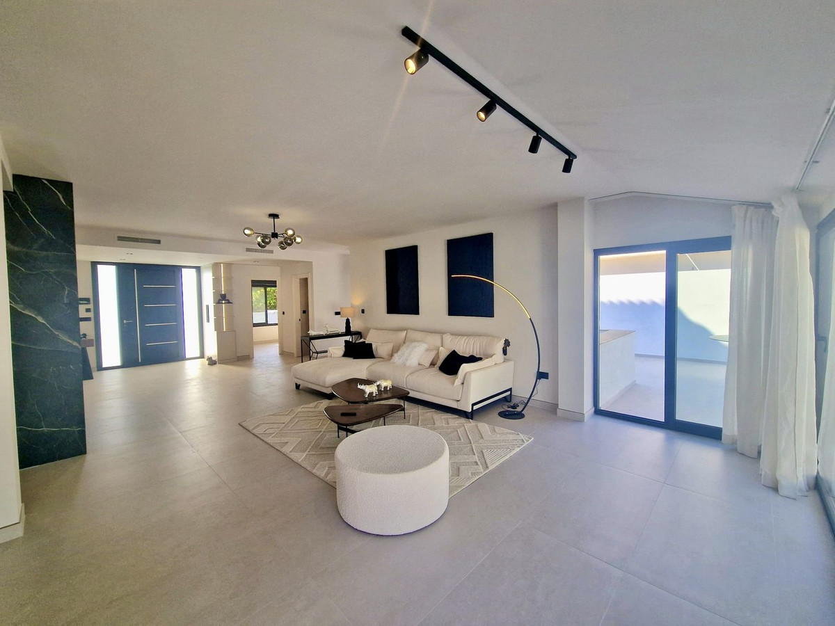 5 Bed Townhouse for sale in Marbella Costa Del Sol, Málaga, Spain