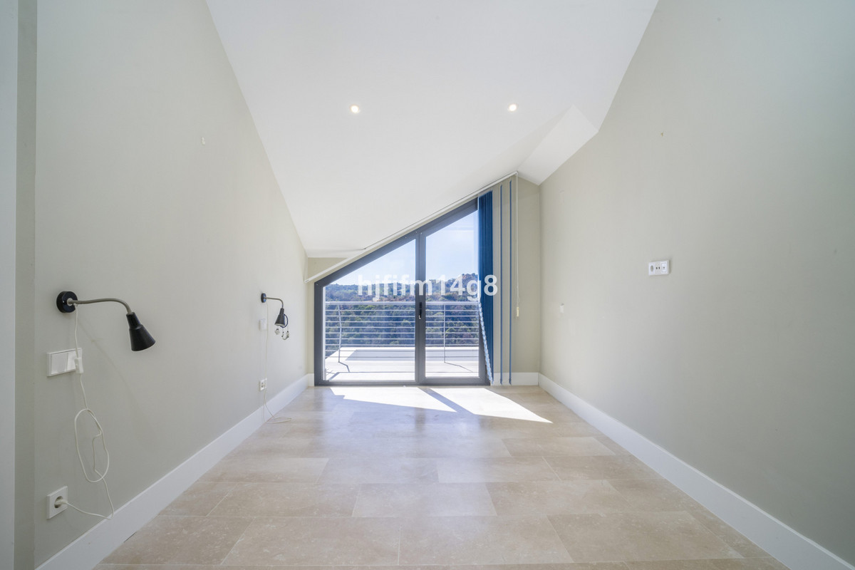 2 Bed Apartment for sale in Estepona Costa Del Sol, Málaga, Spain